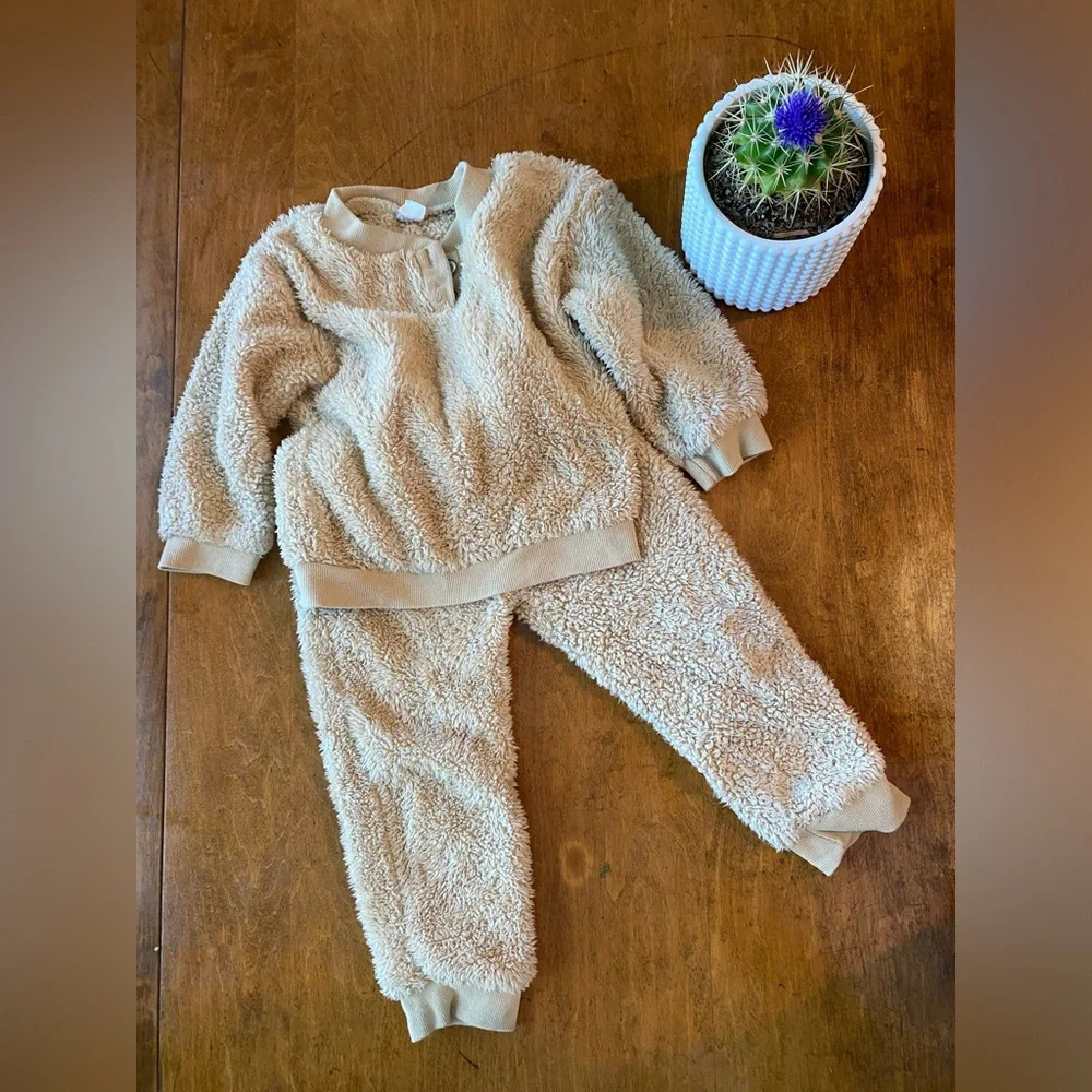 Toddler 2T Fuzzy Beige Matching Set Cozy Lounge Outfit Unisex